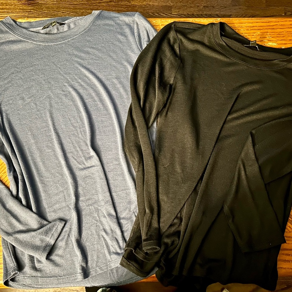 💥2 Light Sweater/Tops💥 2/$20💥